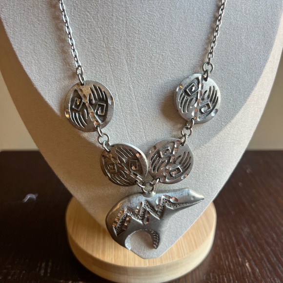 Vintage Native American Style Bear Necklace - Picture 3 of 9